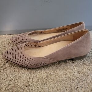 Vionic Suede Flat Size 7
